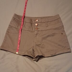 Refuge High-Waisted Tan Shorts, 6